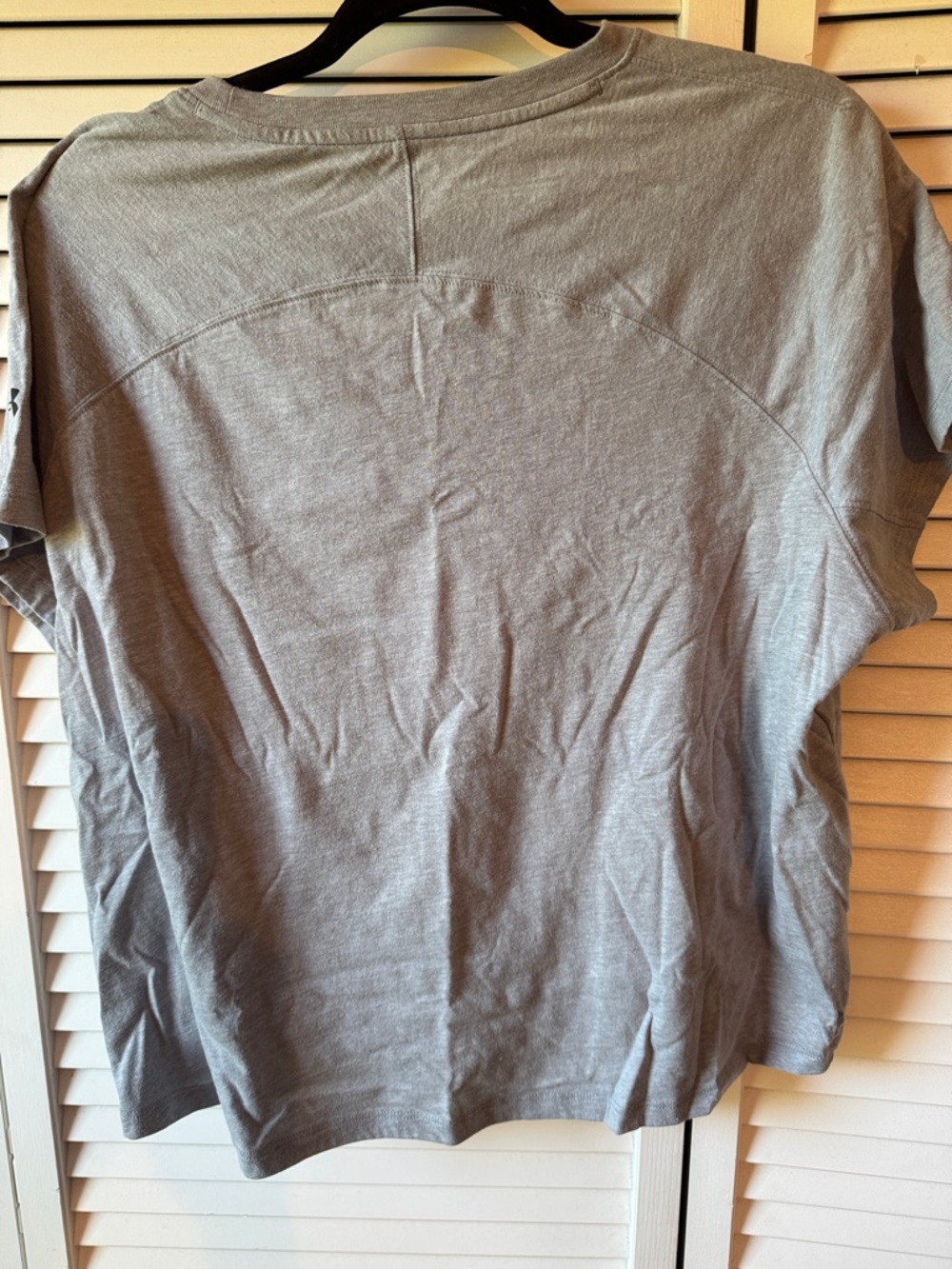 Under Armour Women's Gray Muscle Tee with Black Bull Graphic - Picture 2 of 5